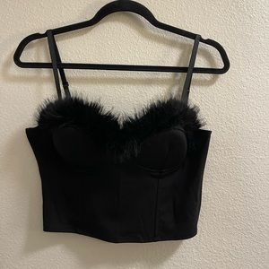 Black corset with faux fur